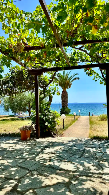 andekora-greece-travelling-page
